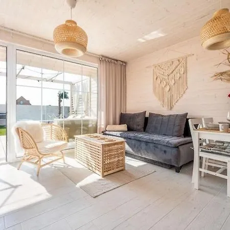 Beachside House In Kopa With Heated Pool Hébergement de vacances *