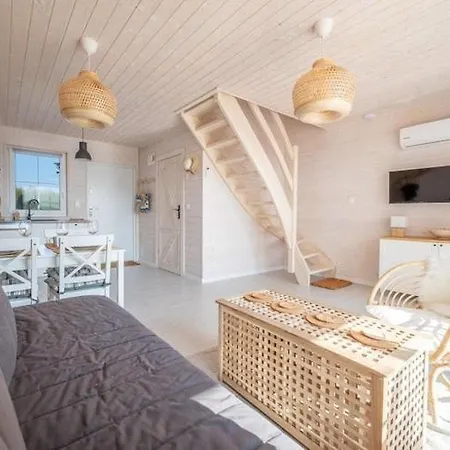 Beachside House In Kopa With Heated Pool Hébergement de vacances
